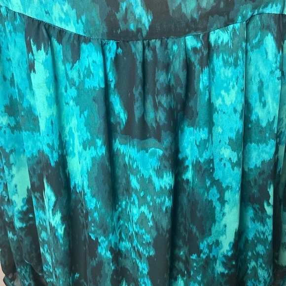 Vince Camuto Long Sleeve Blouse Pleated Front Blue Green L - Picture 5 of 8